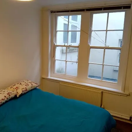 Lovely 1-Bedroom Flat Within Minutes From The Beach! Bexhill-on-Sea Exterior photo
