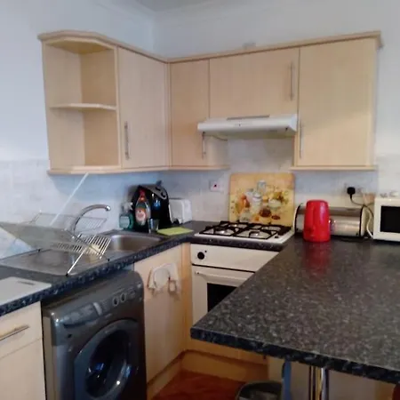 Lovely 1-Bedroom Flat Within Minutes From The Beach! Bexhill-on-Sea Exterior photo