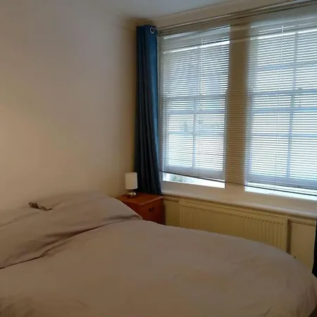 Lovely 1-Bedroom Flat Within Minutes From The Beach! Bexhill-on-Sea Exterior photo