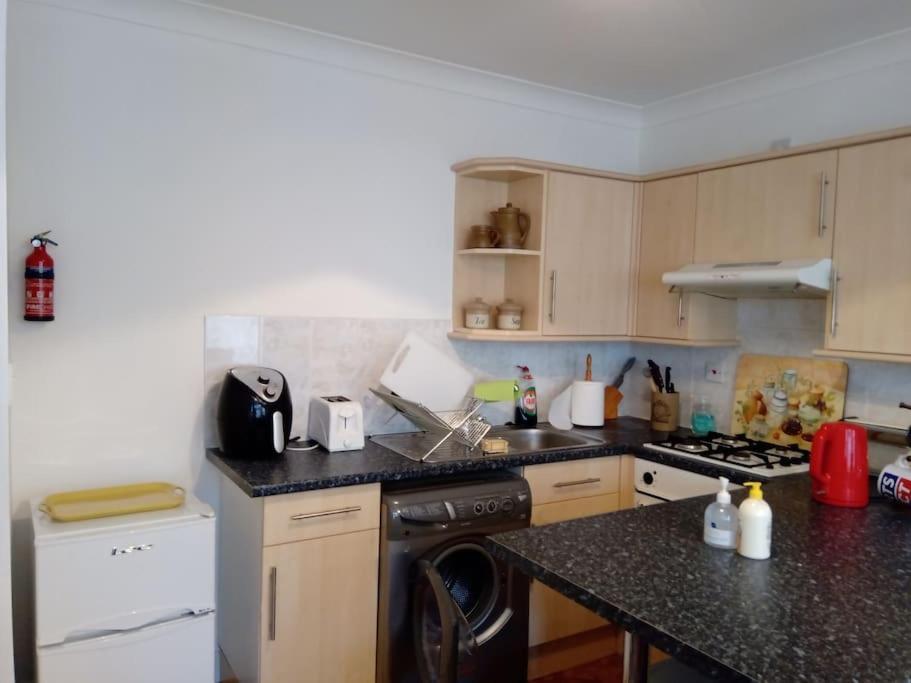 Lovely 1-bedroom Flat Within Minutes From The Beach! * Bexhill-on-Sea