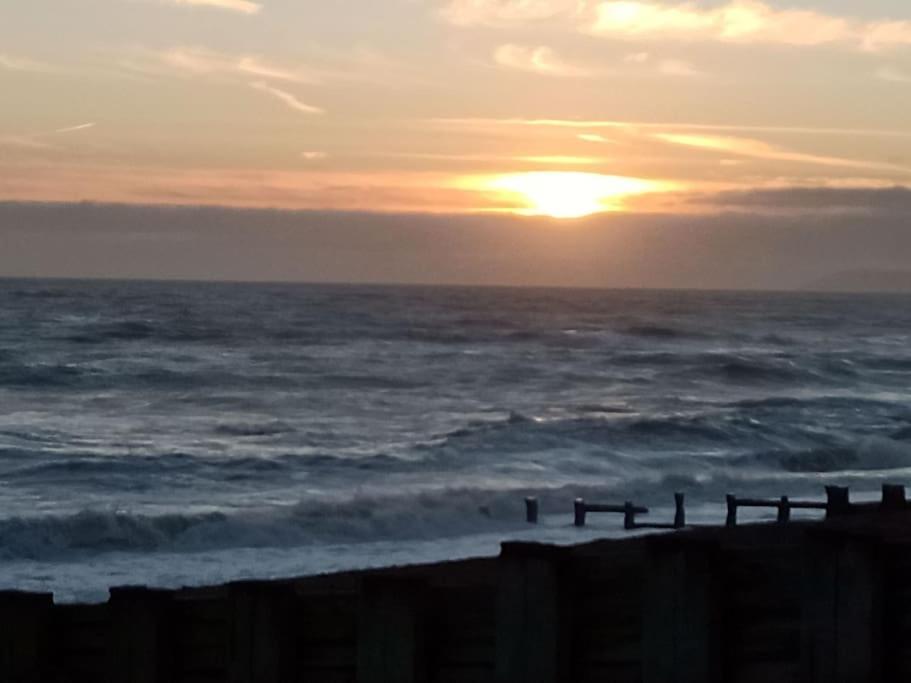 Apartamento Lovely 1-bedroom Flat Within Minutes From The Beach! *