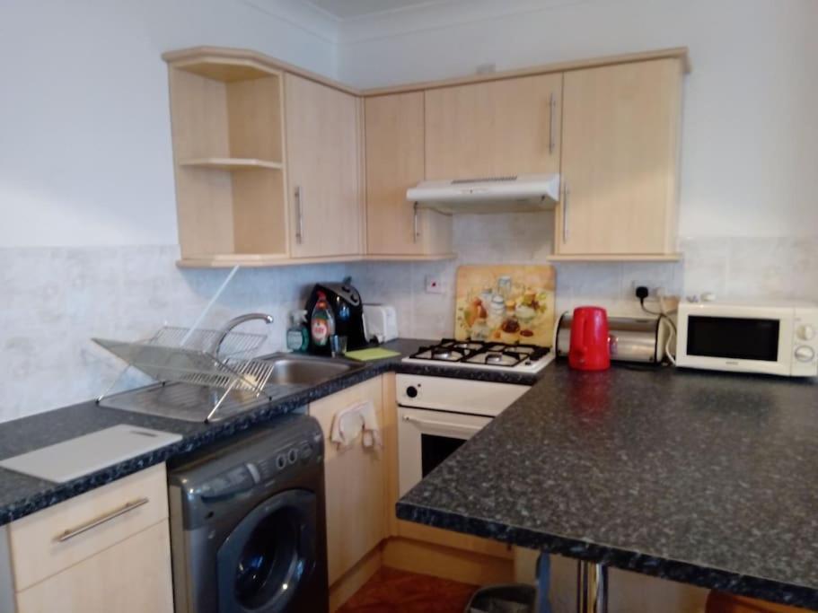 Lovely 1-bedroom Flat Within Minutes From The Beach! Bexhill-on-Sea